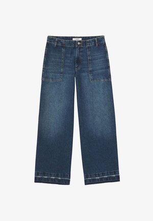 Jean en denim à jambes larges de couleur bleu foncé. Comprend de grandes poches avant, des coutures contrastées et une texture légèrement délavée. Sans ornements.