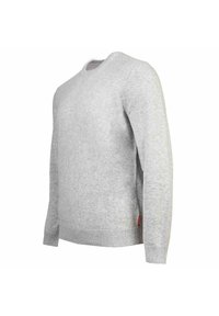 Maglione grigio in maglia con colletto rotondo, maniche lunghe e polsini a coste. Presenta una texture delicata e un piccolo etichetta rossa sull'orlo.