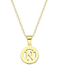 Gouden ketting met een ronde hanger met een uitsnede van de letter "N." De ketting is verbonden met afgeronde schakels, en het oppervlak is gepolijst.