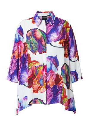 Weißes Hemd mit großem, buntem Blumenmuster in Lila-, Pink-, Rot-, Grün- und Blautönen, mit Kragen und Dreiviertelärmeln.
