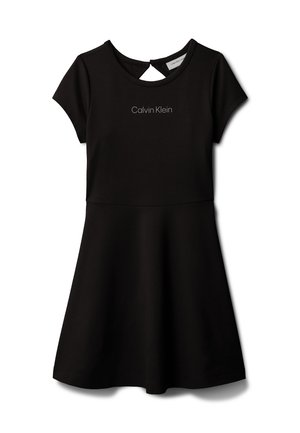 Vestido negro de manga corta con logotipo de Calvin Klein en el pecho, escote redondo y falda ligeramente acampanada.