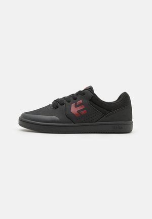 MARANA - Trainers - black/red