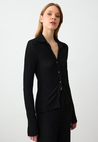 TEXTURED COLLARED - Camicia - black