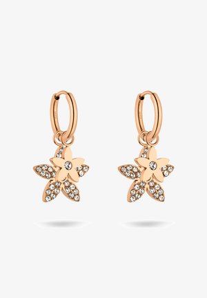 Roségoldene Creolen mit hängenden fünfblättrigen Blumen, deren Blütenblätter jeweils mit kleinen klaren Kristallen und einem größeren Kristall in der Mitte verziert sind.
