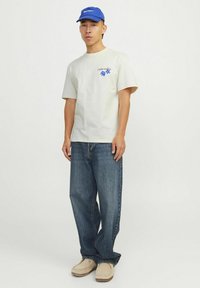Jack & Jones RUNDHALS - T-shirt print - buttercream