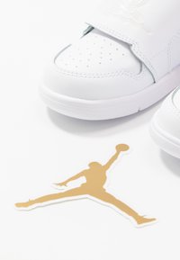 Jordan SKY JORDAN 1 - Sneakers - white/summit white/varsity red