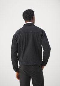 Only & Sons ONSJUST BOX JACKET - Jeansjakke - washed black