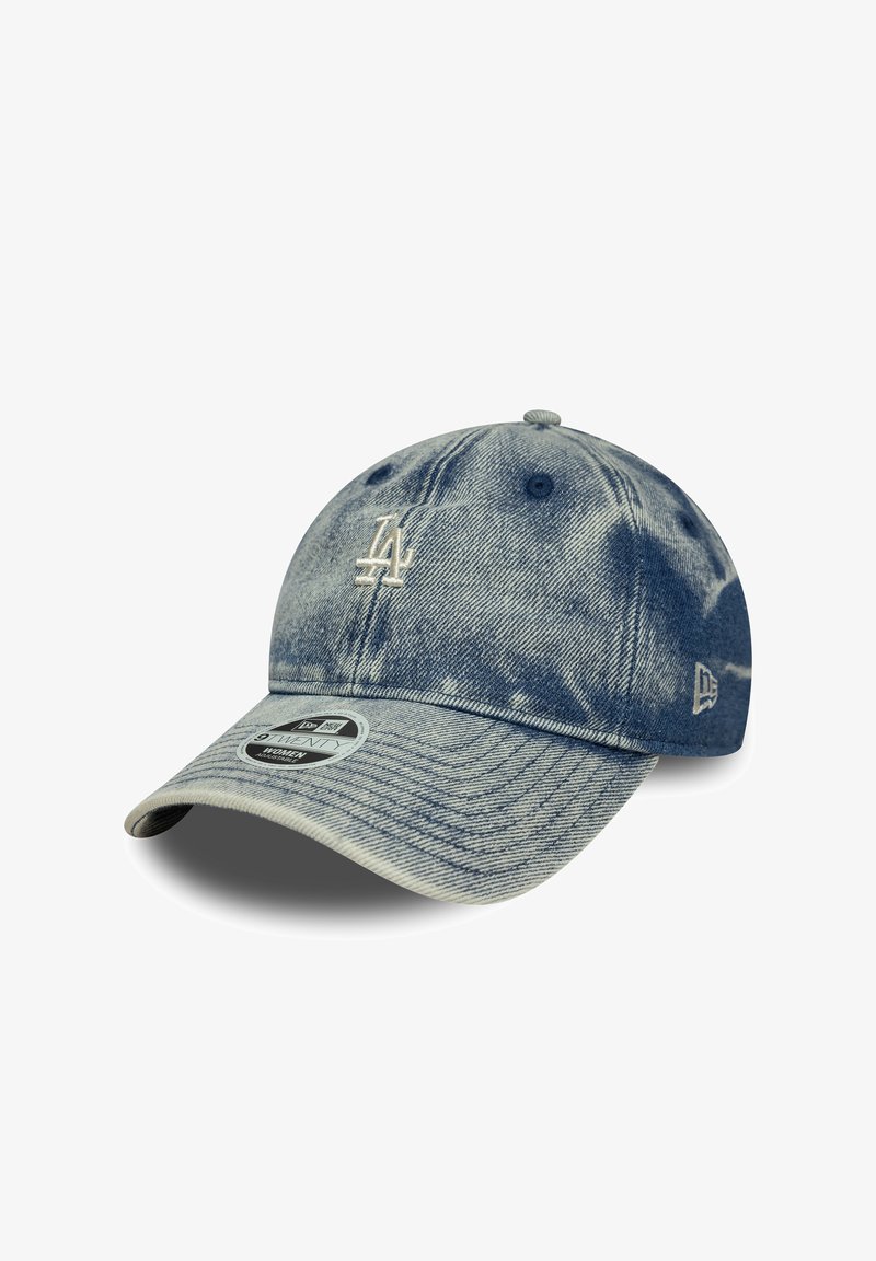 Denim kapa za bejzbol u izblijedjelo plavoj boji s zakrivljenim vizirima. Sadrži izvezeni logo i teksturirani uzorak. Podesiv remen straga.