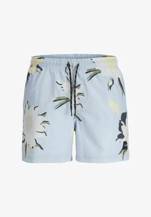 Shorts de bain bleu clair avec un motif floral blanc et vert. Equipés d'une taille élastique avec un cordon de serrage noir et d'un logo sur le côté.