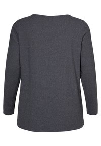 Chemise à manches longues gris foncé avec un col rond, vue de dos, présentant une texture de tissu simple et lisse.