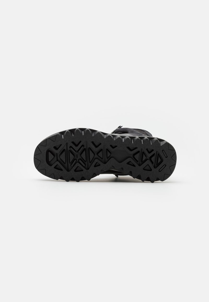 Adidas By Stella Mccartney Eulampis Winter Boots Core Black Utility Black Granit Black Zalando Co Uk