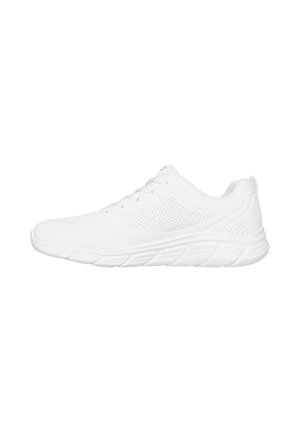 Zapatos deportivos blancos con parte superior de malla, suela de goma lisa y cierre de cordones. Los lados presentan detalles perforados para mayor transpirabilidad.