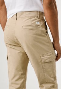Pepe Jeans Kapsáče - stone beige
