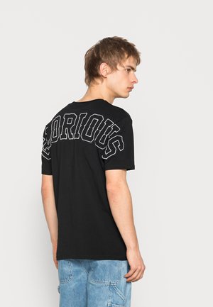 NAZANO TEE - T-shirt con stampa - jet black/lilac/white
