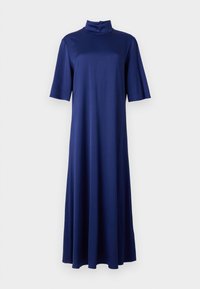 Marineblå midi-kjole med høy mock-neck, korte ermer og en flytende A-linje silhuett, laget av et glatt, elastisk stoff.