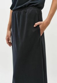 mbyM AVELY-M - A-silueta svārki - black