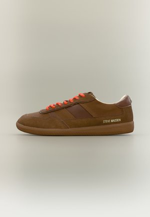 AUGUSTINE - Sneakers low - chestnut