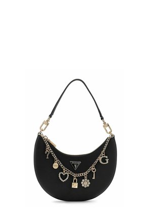 Sac à main noir en forme de croissant avec une fermeture éclair dorée, une chaîne et des breloques comprenant un cadenas, une clé, un cœur, une fleur et le logo de la marque.