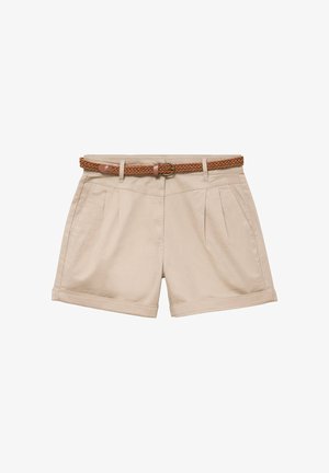 Beige shorts met hoge taille, voorplooi, zijzakken, omgeslagen zomen en een gevlochten bruine leren riem met een metalen gesp.