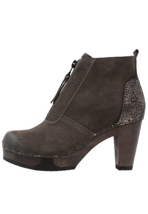 Softclox, Bottines à talons hauts - dark grey