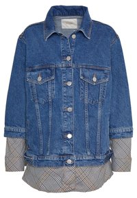 Denimjacka med blå finish, som har två bröstfickor, silverknappar och rutiga ärmslut i beige och bruna nyanser.