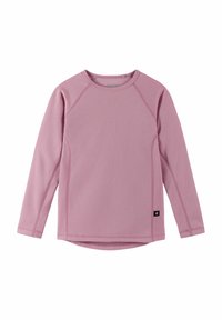 Koszula z długim rękawem w jasnoróżowym kolorze, wykonana z teksturowanej tkaniny z rękawami raglanowymi i zaokrąglonym dołem. Posiada małą metkę z logo po bokach.