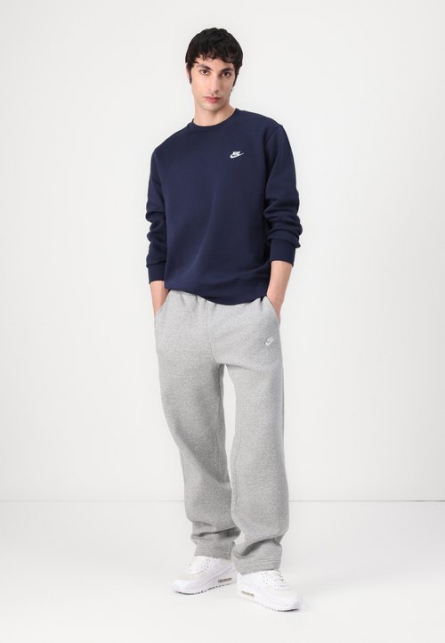Nike Club Fleece Crew 'Obsidian White' — foto 2