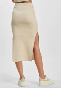 Rocawear MIDI - Ceruzaszoknya - beige