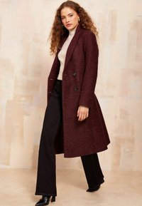 Friends Like These MID LENGTH BOUCLE REGULAR FIT - Klasisks mētelis - burgundy red