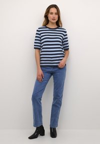 Kaffe KALIZZA - Triko s potiskem - windsurfer midnight m stripe