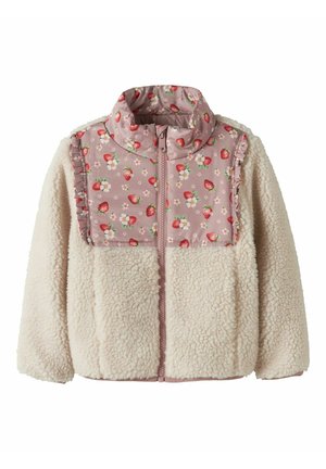 Giacca sherpa crema per bambini con pannello colletto rosa con cerniera, decorato con stampa di fragole e fiori bianchi e rifinitura a volant.