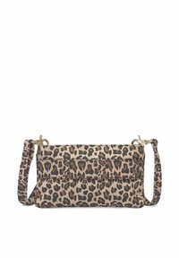 Borsa a pochette in stampa leopardo beige e marrone, caratterizzata da un tessuto texturizzato, chiusura con zip e una tracolla removibile con dettagli in metallo dorato.