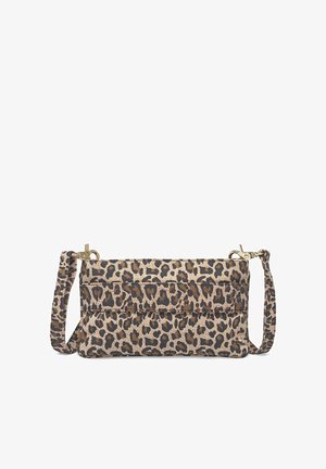 Borsa a pochette in stampa leopardo beige e marrone, caratterizzata da un tessuto texturizzato, chiusura con zip e una tracolla removibile con dettagli in metallo dorato.