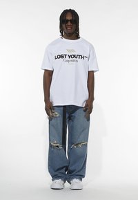 Lost Youth - COOPERATIONS - Print T-shirt - white Thumbnail Image 1