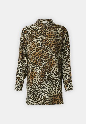 Halenka s leopardím vzorem a zapínaním na gombíky, vyrobená z hladkého materiálu. Má dlhé rukávy a klasický golier v béžovej, hnedej a čiernej farbe.