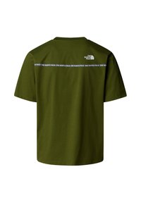 Olivengrünes Baumwoll-T-Shirt mit kurzen Ärmeln und rundem Ausschnitt, das ein kleines Logo im oberen Rückenbereich und ein horizontal bedrucktes Textband zeigt.