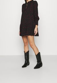 Dorothy Perkins Denní šaty - black