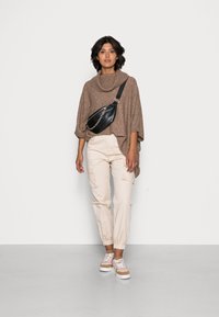 ONLY ONLSTAY ROLL NECK  - Capa - lion