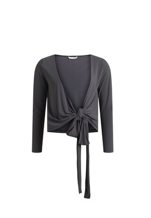 Szürke, hosszú ujjú, átkötős felső sima anyagból, mély V-nyakkal és csomós elülső részlettel, amelyből lógó kötelek képezik a díszítést.