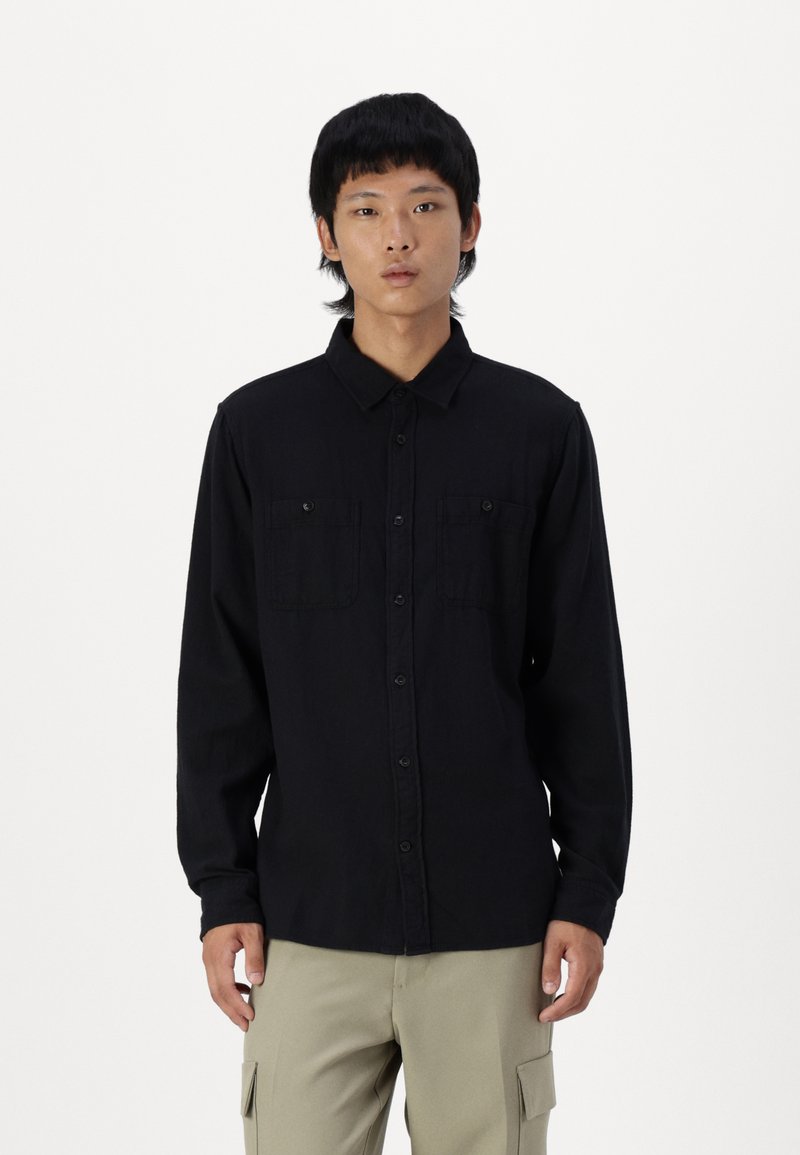 GAP BRUSHED UTILITY - Ametlik pluus - true black