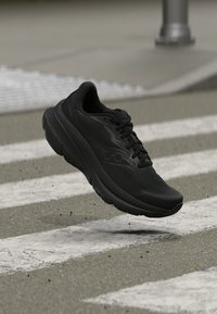 Επιλέχθηκε, triple black