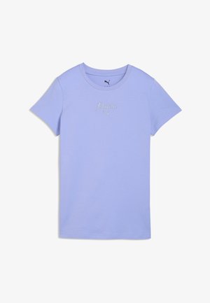 Világoslila rövid ujjú Puma póló kerek nyakkivágással, középen a mellkason fényvisszaverő Puma logóval.