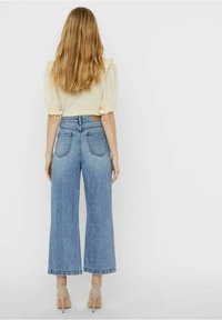 Vero Moda Flared-farkut - light-blue denim