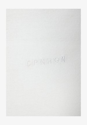 Weißer, gerippter Stoff mit subtiler Textur, der den gestickten Text "CPNHGN" in einer passenden Farbe zeigt. Keine zusätzlichen Verzierungen oder Muster.