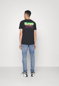 Pepe Jeans CALLEN CROPPED - Calças de ganga de corte afunilado - denim