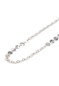 Sølvhalskæde med cirkulære og ovale led, poleret finish, veksler mellem glatte og teksturerede overflader, med et delikat kædedesign.