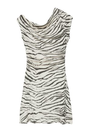 Biała sukienka bez rękawów z czarnymi pasiami zebry i marszczonym dekoltem, dopasowana w talii, długość do kolan.