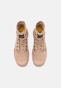 Palladium PAMPA HI HTG SUPPLY - Botines con plataforma - beige/tan