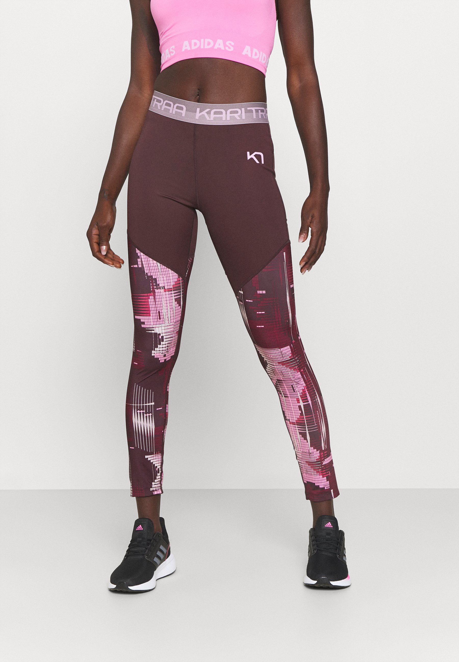 kari traa legging
