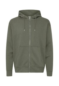 Õliveroheline lukuga dressipluus, mis on valmistatud pehmest puuvillasegust, varustatud nööriga kapuutsiga, esitaskute ning soonikust mansettide ja äärega.